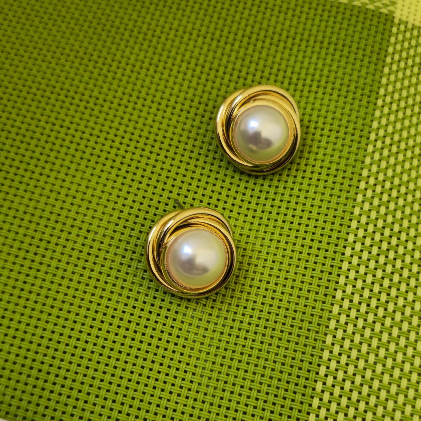 PEARLFECT STUD EARRINGS