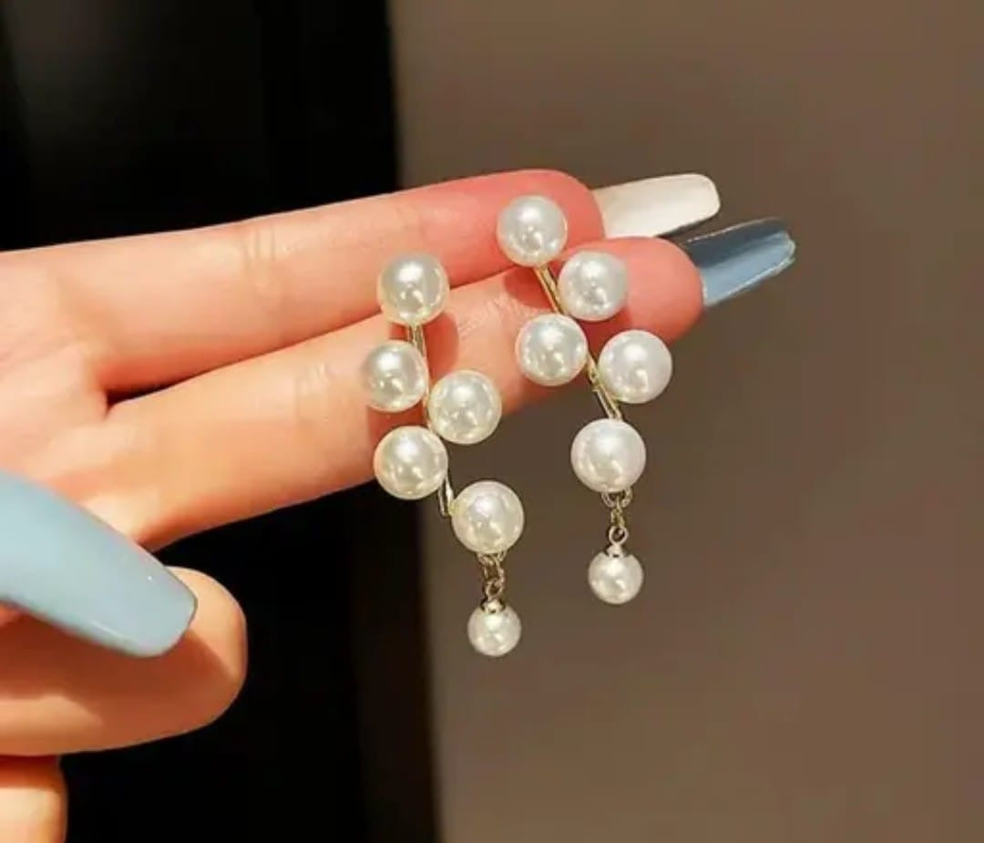 Pearl drop earrings